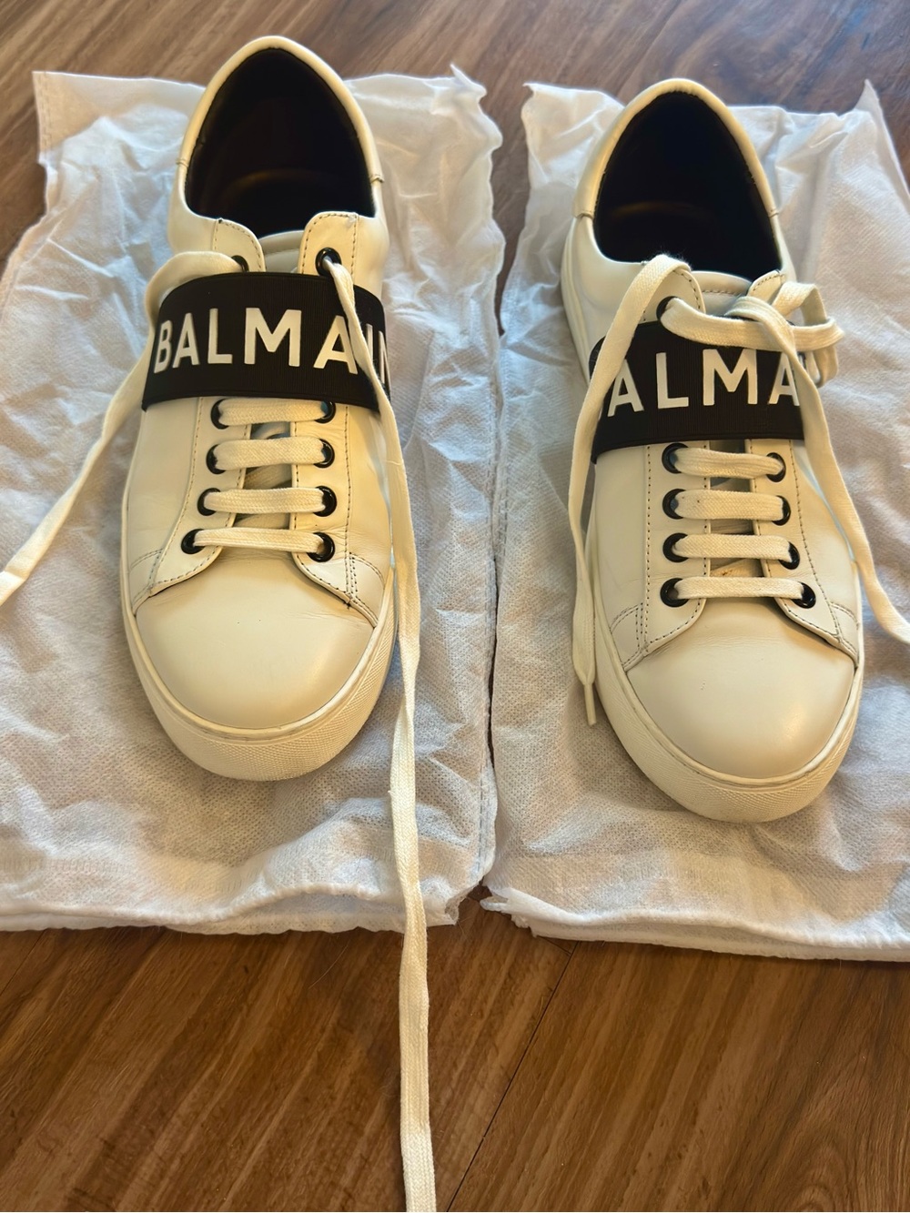 Balmain White and Black Leather Logo-Accented Sneakers